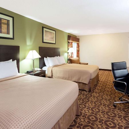 Super 8 By Wyndham Decatur/Dntn/Atlanta Area Hotel Exterior photo