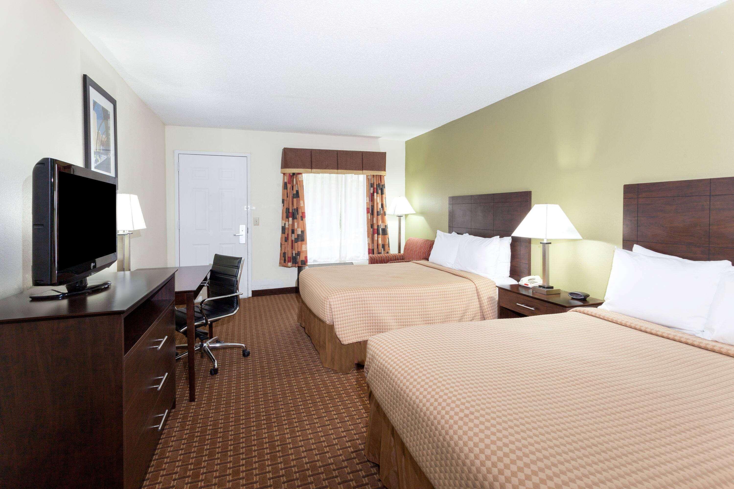 Super 8 By Wyndham Decatur/Dntn/Atlanta Area Hotel Exterior photo